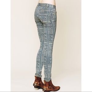 Free People Isla Printed Skinny Jeans (Size 26)